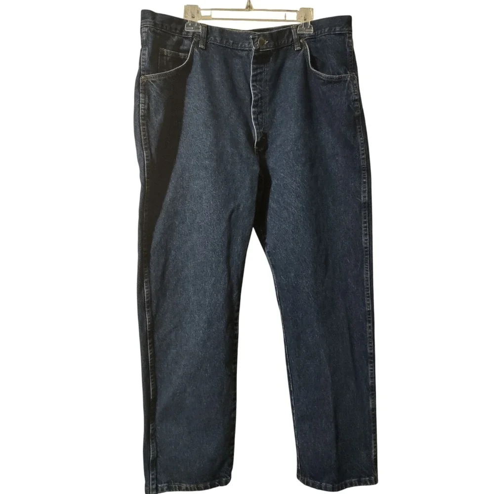 Wrangler Jeans Men's Size 42x30‎ Blue Straight Leg Denim Dark Wash 5 Pocket